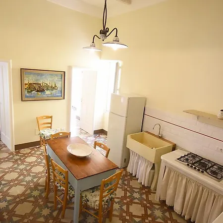 La Casa Del Vescovo Apartment *